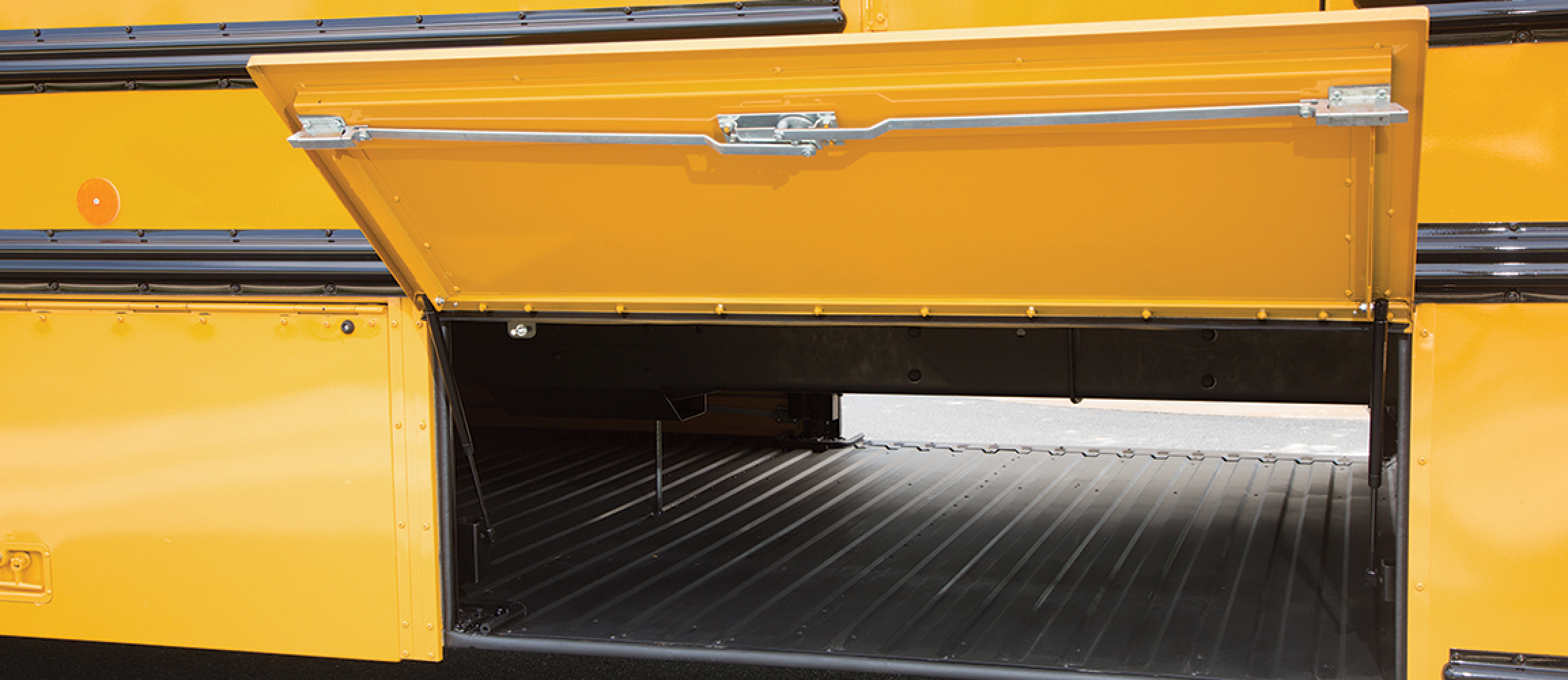 Thomas Saf t liner c2 School Bus - buswest.jpg
